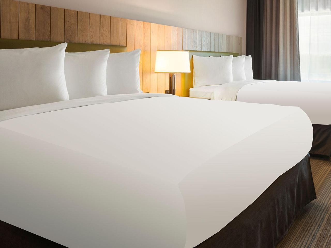 Country Inn & Suites By Radisson, Clinton, Ia Bagian luar foto